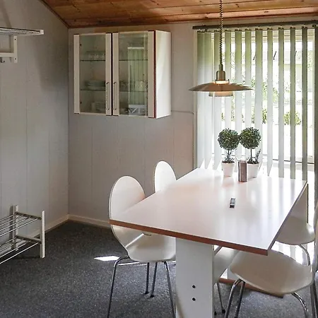 4 Person In Grindsted-by Traum *